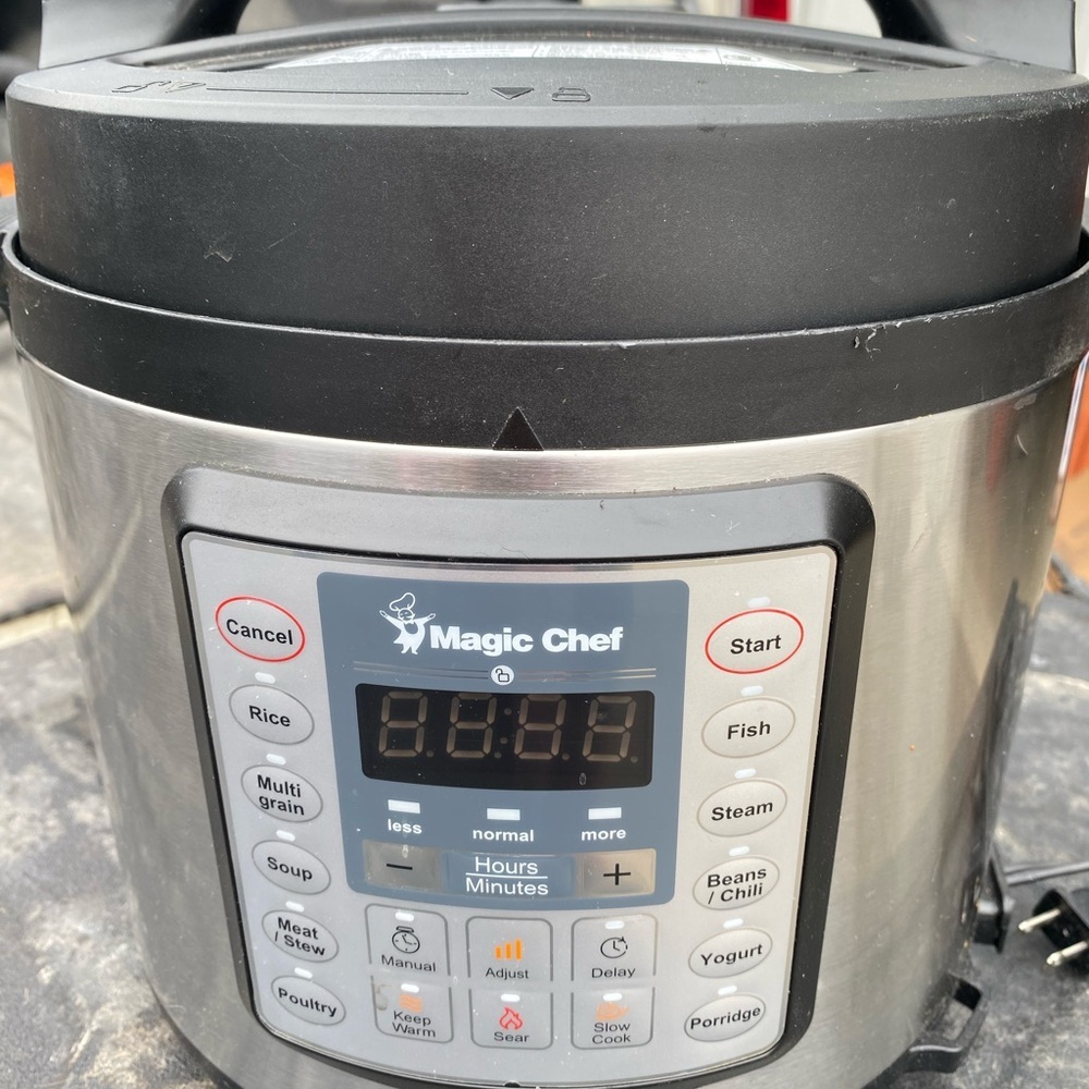 Magic Chef 7-in-1 Multicooker Stainless steel 6 qt
